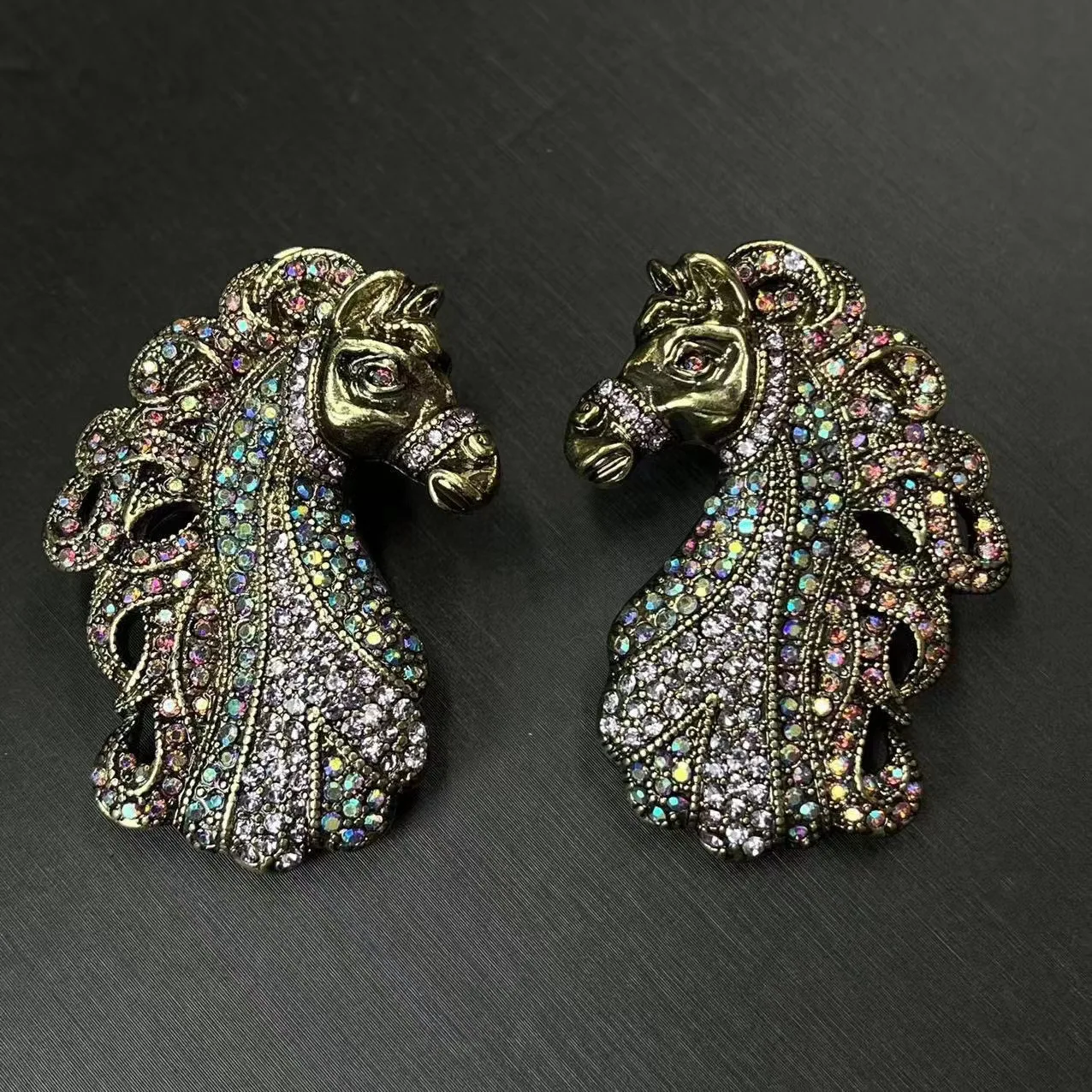 Vintage European and American Full Diamond Double Head Horse Earrings Personality Exaggerated Light Luxury High-end Earrings