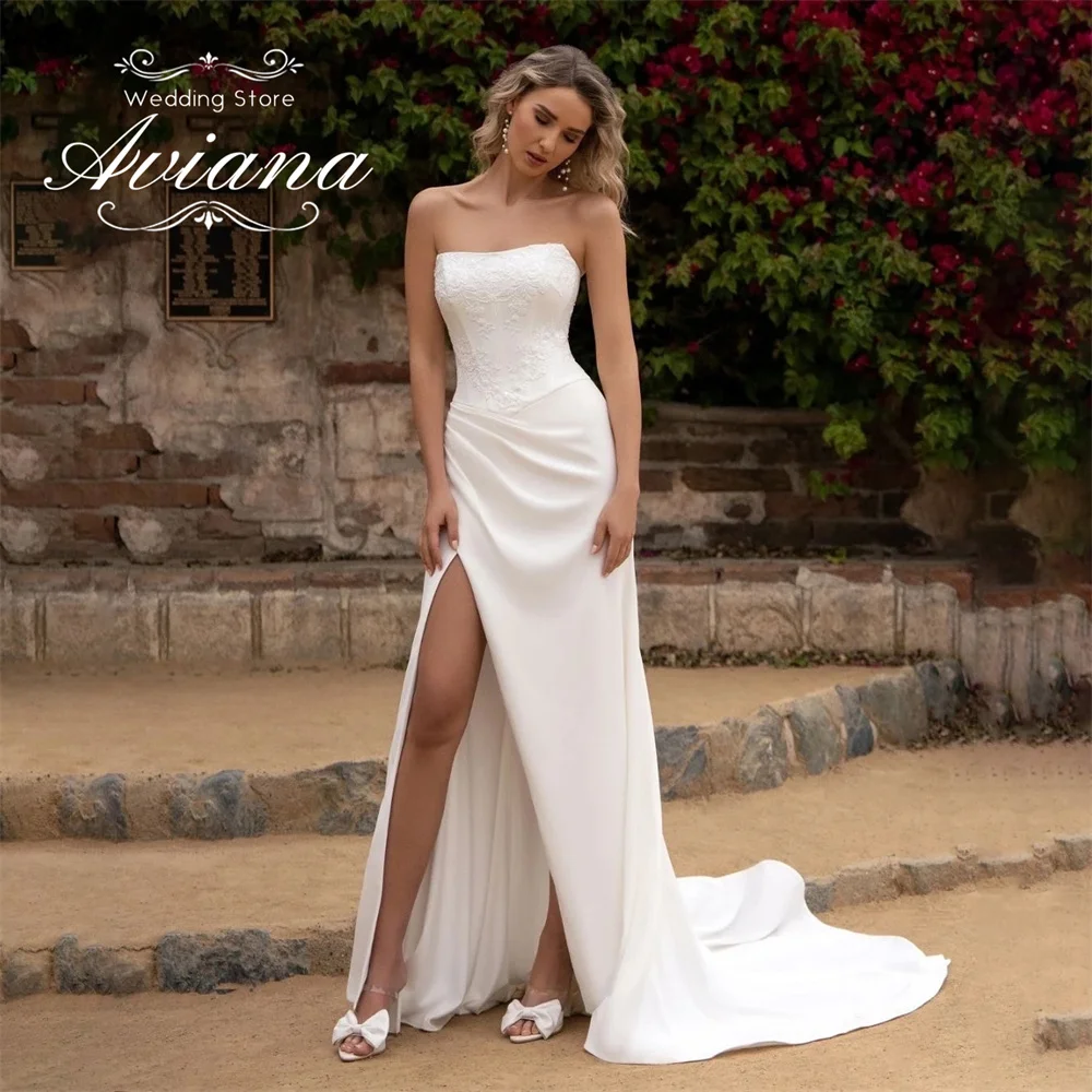 

Aviana Customized Strapless Bridal Gown Lace Embellishment High Slit Mermaid Silhouette Floor Length Charming New Design 2025