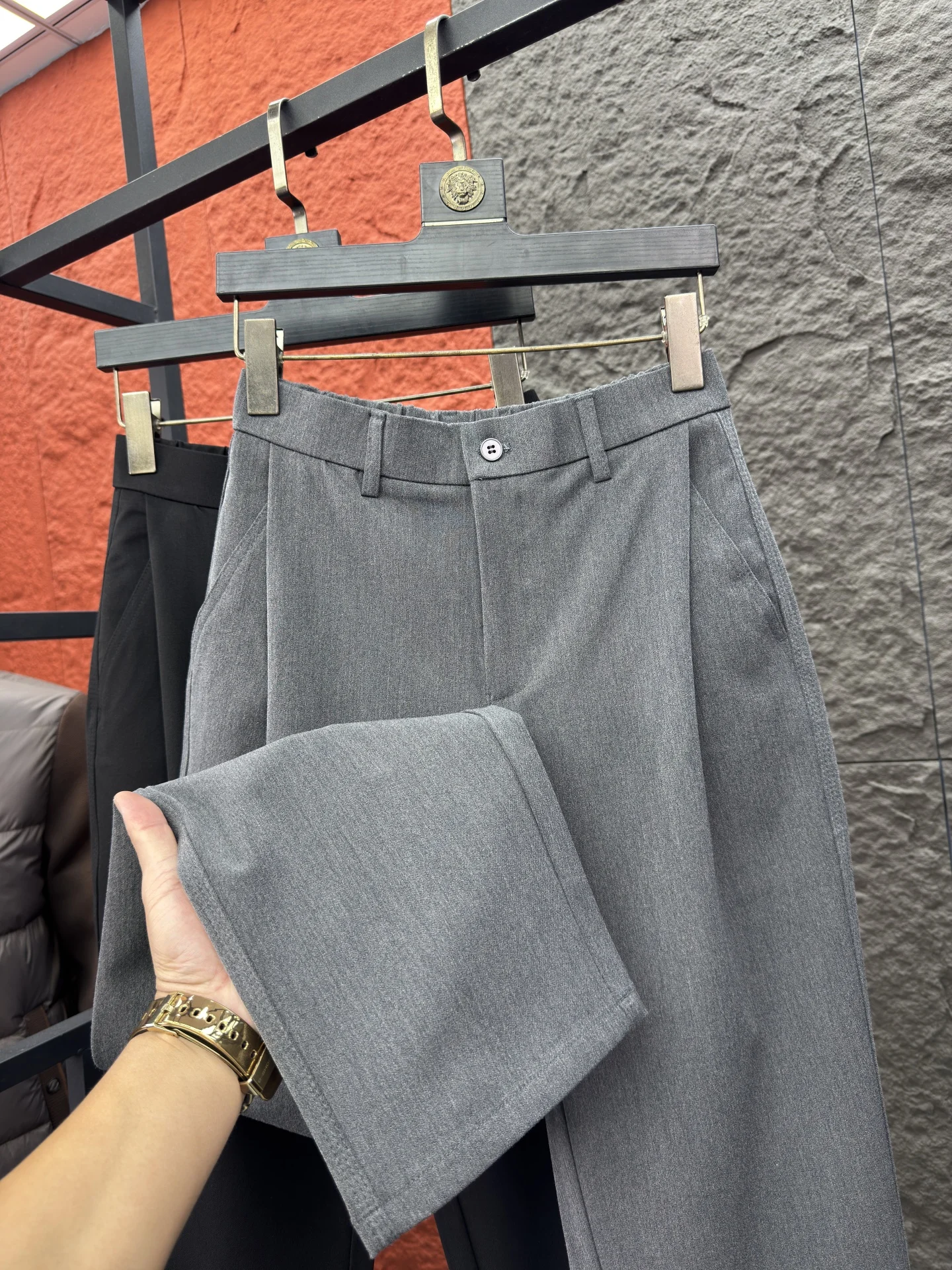 

Svip Men's Comfortable Thiened Casual Loose Straight Leg Pants Autumn Pure Color Polyester Fiber Elastic Straight Cut Trousers