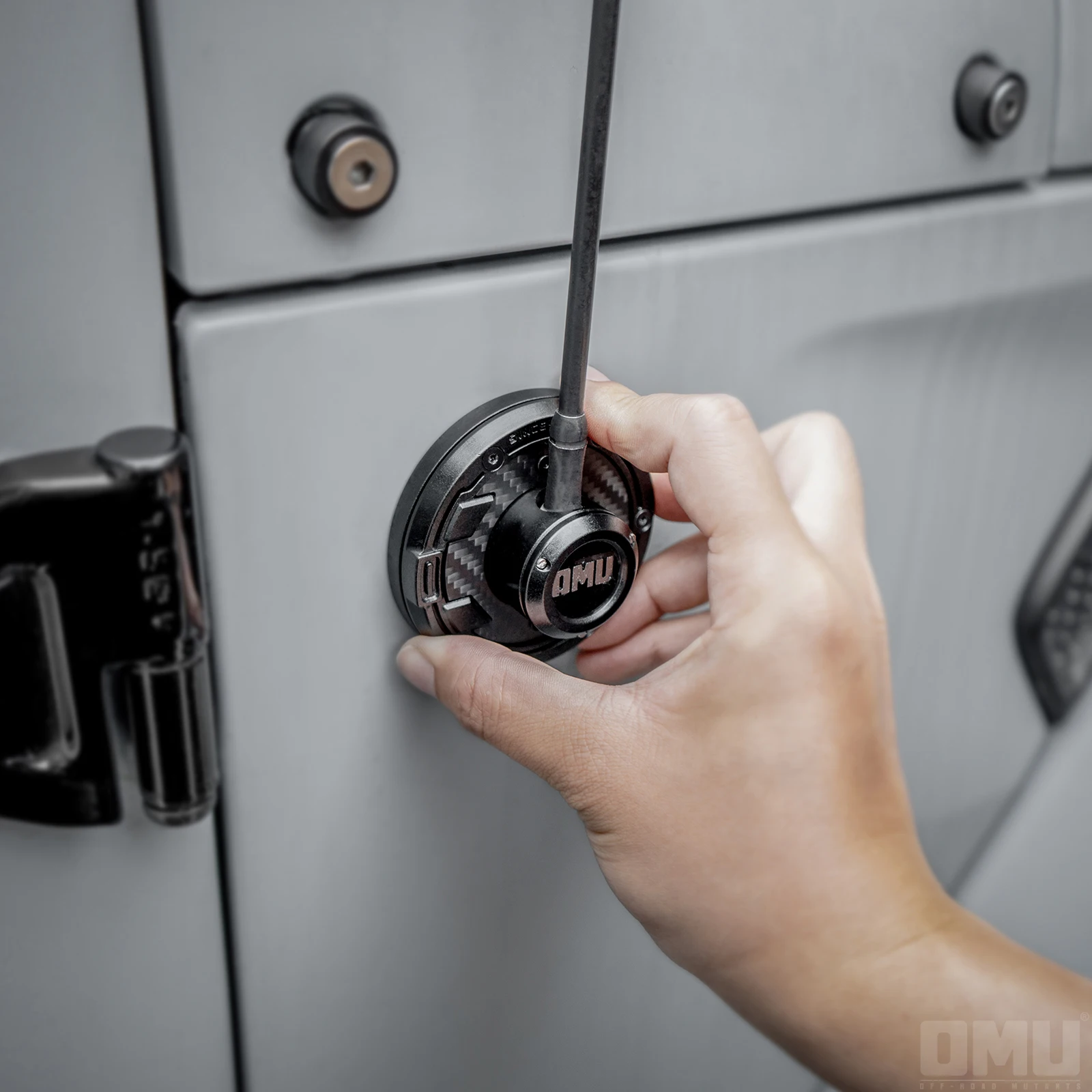 OMU 4x4 Aluminiowa osłona podstawy anteny radiowej do Jeep Wrangler JK JL Gladiator JT Podstawa anteny samochodowej Akcesoria samochodowe — zdjęcie 3