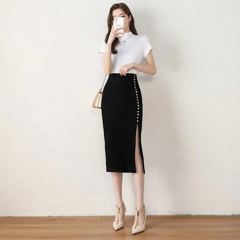 Primavera/Estate 2025 Nuovo senso del design monopetto diviso dimagrante vita alta gonna di nicchia di media lunghezza gonna nera