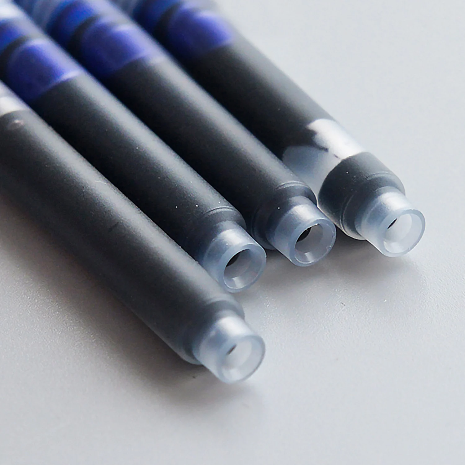 20pcs Universal Erasable เปลี่ยนได้ Fountain ปากกาเติมหมึกตลับหมึกสำหรับ Home โรงเรียนอุปกรณ์สำนักงาน