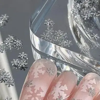 Snowflakes Winter Nail Sequins Sparkling Christmas Flakes Spangles Nail Art Decoration Sticker Tips Nail Charm Manicure Salon