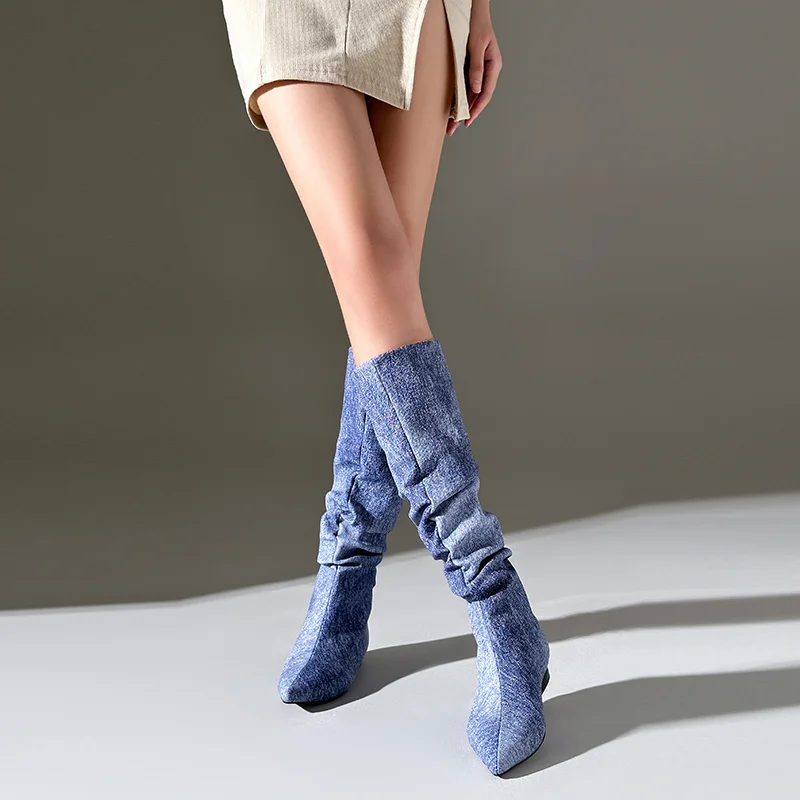 2024 Silver Flat Bottomed Fashion Pleated Boots 36-47 Stone Grain Knee High Boots Pointed Denim Blue Low Heels Sexy Women Shoes