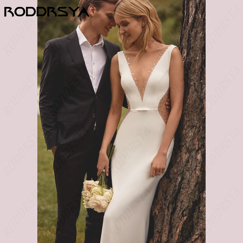 RODDRSYA abiti da sposa in raso morbido senza maniche scollo tondo Vestido De Noiva Boho abito da sposa a sirena bottone senza schienale festa della sposaabiti da sposa in raso morbido senza maniche scollo tondo Vestid