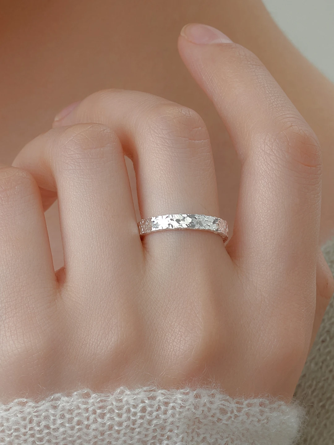 

Fanling Premium Silver Ring for Women Glowing Ice Crystals Open Style Fashionable Minimalist Design Luxury Silver Jewelry