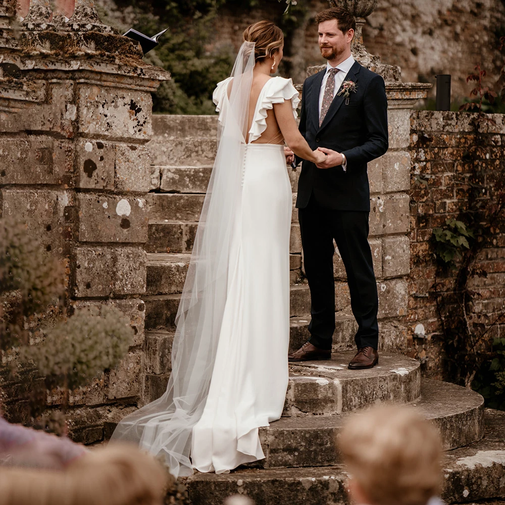 Robe de Mariée à Manches Courtes Évasées, Col en V, sur Mesure, Gaine Simple, Crêpe Doux, Dos aux, Colonne Ajustée, pour Patients