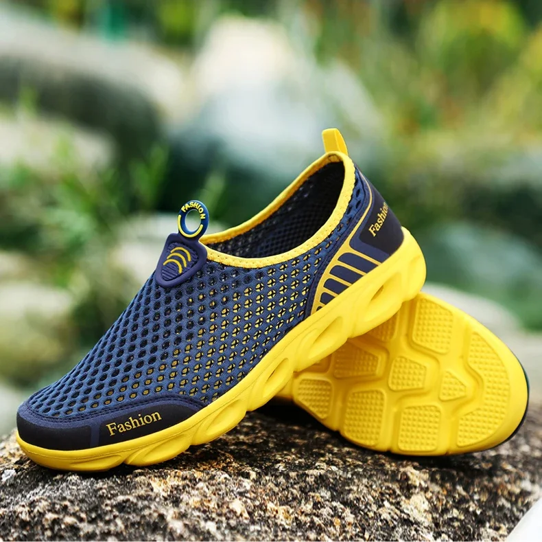 Men Sandals Quick-Drying Hiking Wading Shoes Outdoor Non-Slip Sneakers Breathable Men Aqua Shoes Summer Water Shoes Couple Flats