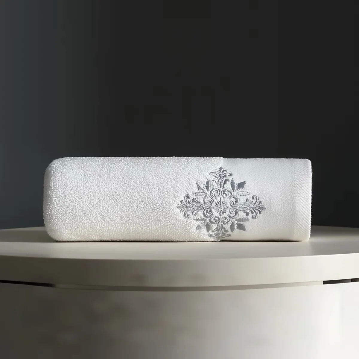 Cotton Bath Towels Hotel Beauty Salons Home Use Thick Cotton Bath Towels Are Soft Comfortable and Have Good Water Absorption