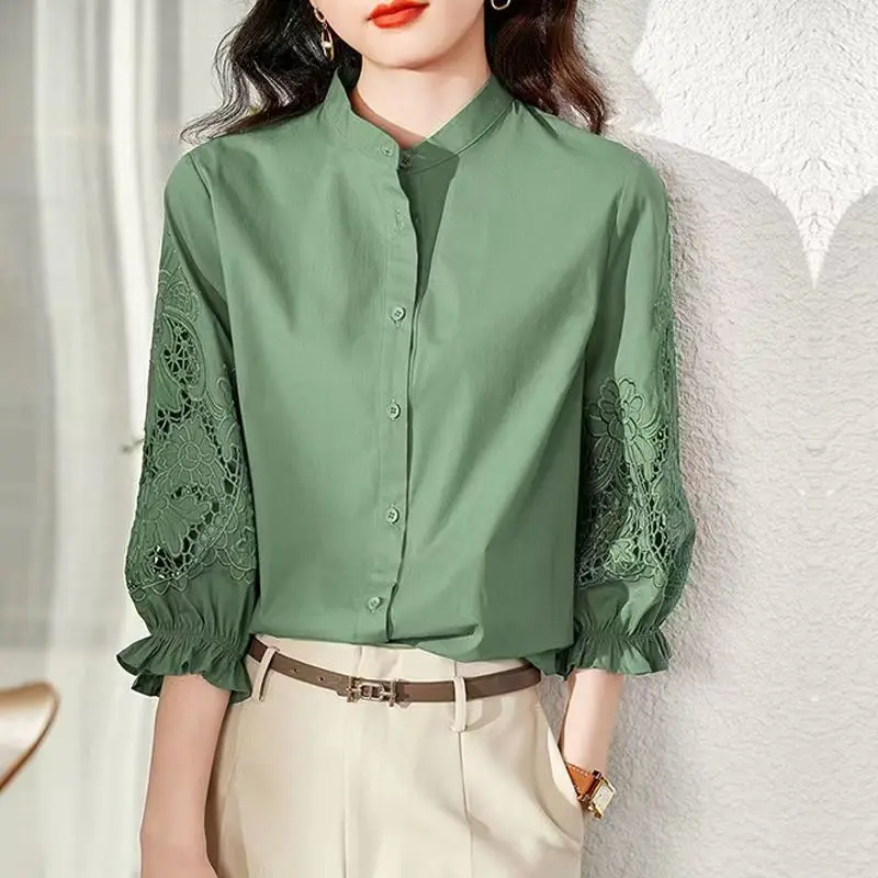 

Fashion Hollow Out Embroidery Blouse Women 2025 New Classic 3/4 Sleeve Sense of Design Solid Single-breasted O-collar Top ZT86