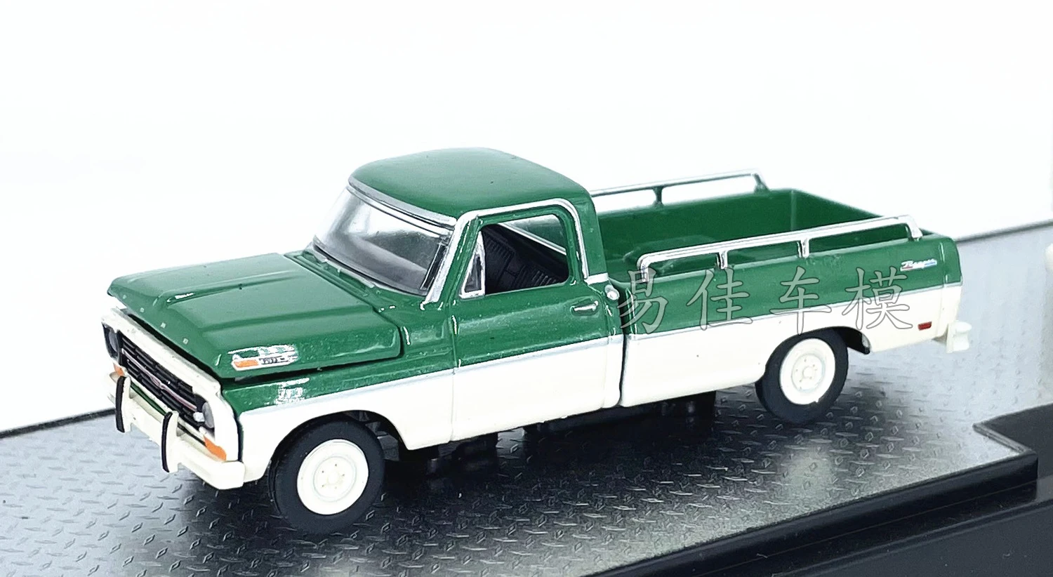 M2 modèle 1:64 Ford F-100 + Ford Bronco Simulation alliage modèle de voiture collection de décoration