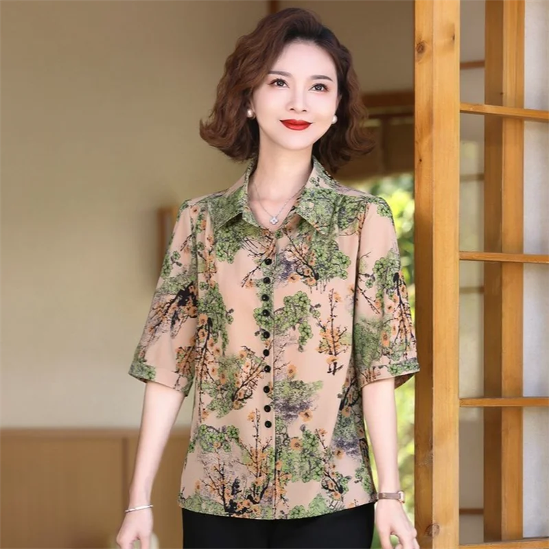 Plus Size Summer Fragmented Short sleevTop For Middle Aged Elderly Mom\'s Shirt With Noble Temperament Enlarged Loose Fit Shirt