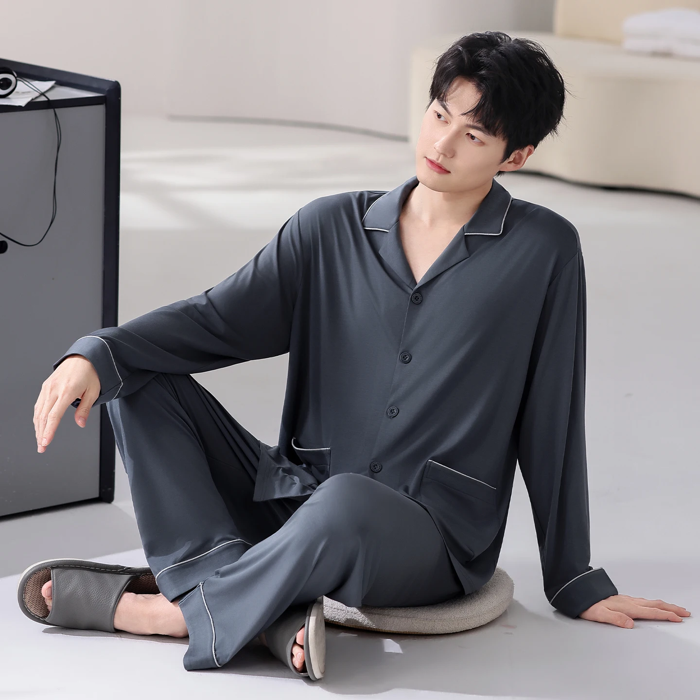 Men Lapel Cardigan Pajamas Set Stretch Modal Male Long-sleeved Autumn Pyjamas Loose Men Home Set Solid Sleepwear Tops + Pants