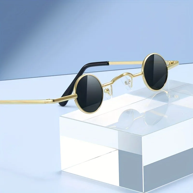 A retro round ultra-thin frame fashion glasses for men and women, fashionable decoration for men and womenooo