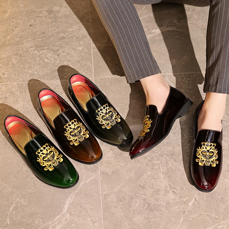 

2025 New Men Dress Shoes Designer Embroidered Moccasins Luxury High Quality Men Casual Shoes Fashion Patent Leather Loafers Male