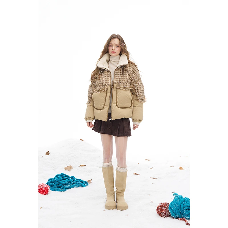 เสื้อแจ็คเก็ตขนเป็ดแบบมีปกปรับได้ ดีไซน์ลายทางแบบ Y2K แต่งผ้าปะติด รุ่นใหม่ประจำฤดูหนาวปี 2025 จาก ELFSACK สำหรับผู้หญิง