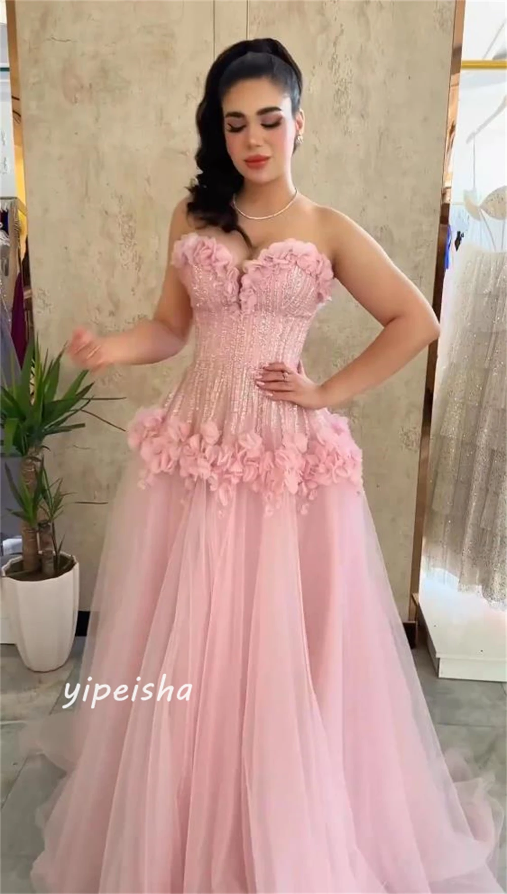 パーソナライズされたチュールのイブニングドレス,花柄のスパンコールのついたロングドレス,台形のストラップレスドレス,オーダーメイド