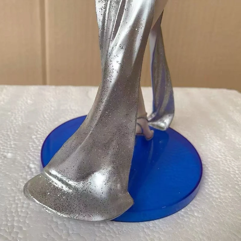 High-Quality St. Louis Figure, hardware, Saint Aunt's Dress 2D Ornament Model, Figure 26 cm, hardware with Details