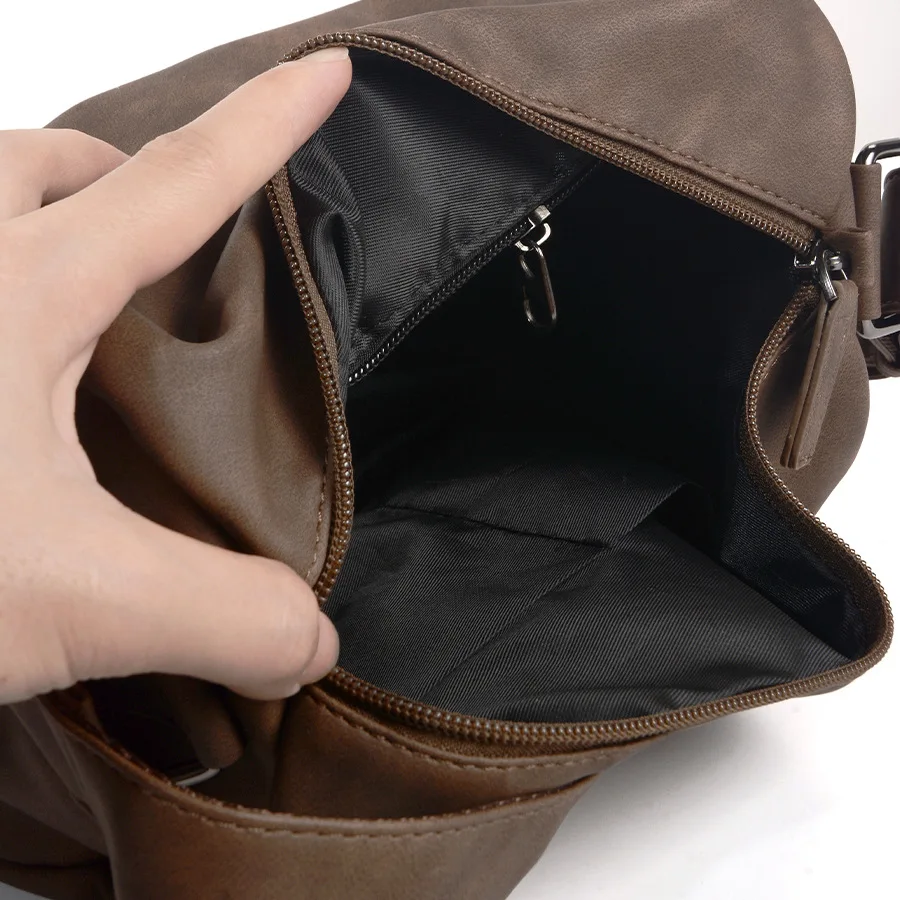 กระเป๋าหนังนุ่มแบบใหม่สำหรับผู้ชาย กระเป๋าสะพายข้างผู้ชาย กระเป๋าหนังสะพายไหล่ รุ่นเกาหลี อเนกประสงค์ สไตล์ลำลอง сумка กระเป๋าสะพายขนาดเล็ก