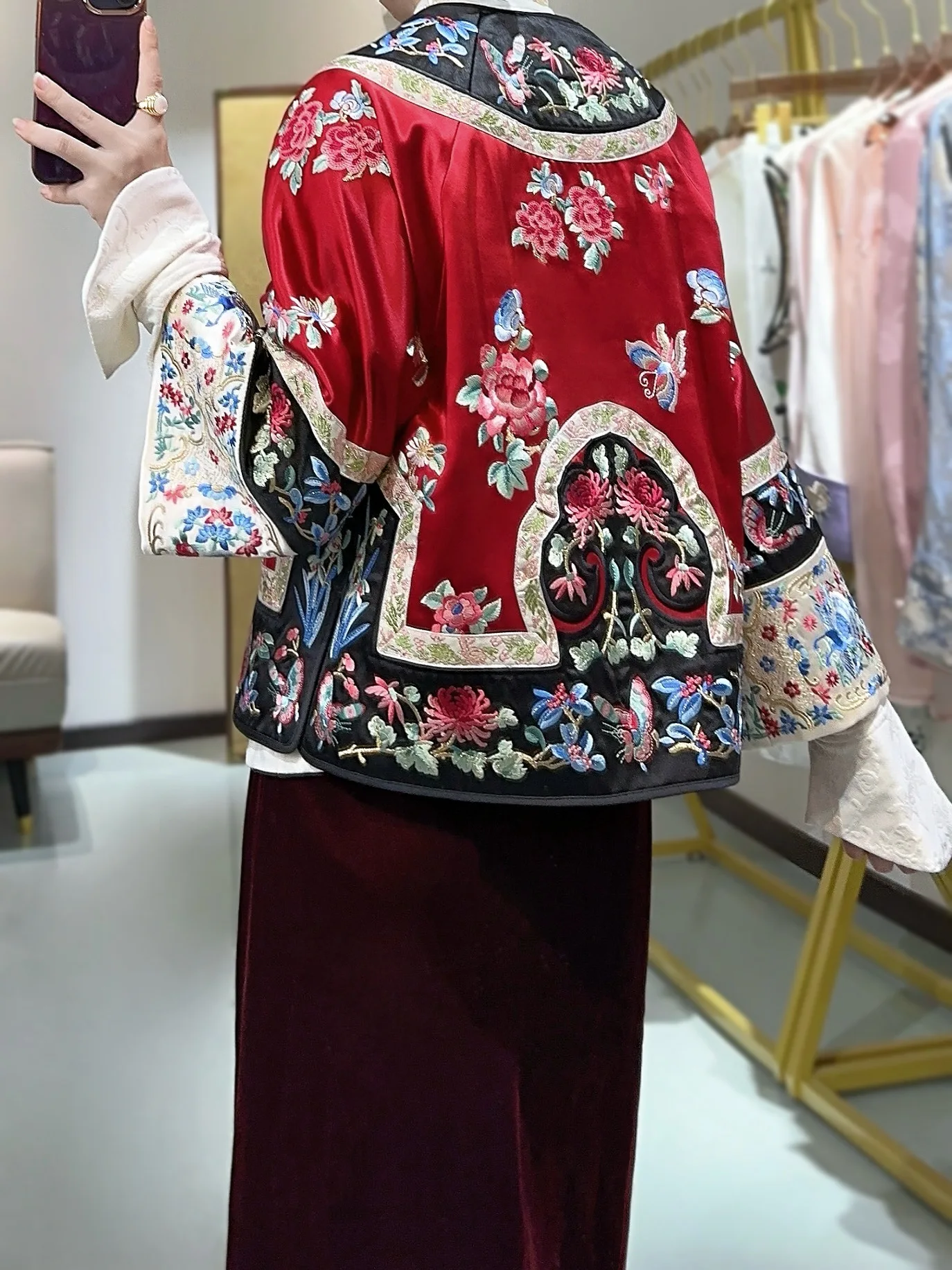 High-end Autumn Winter Women Coat Retro Embroidery Butterflies in Love with Flowers Elegant Lady Loose Jacket Female S-XXL