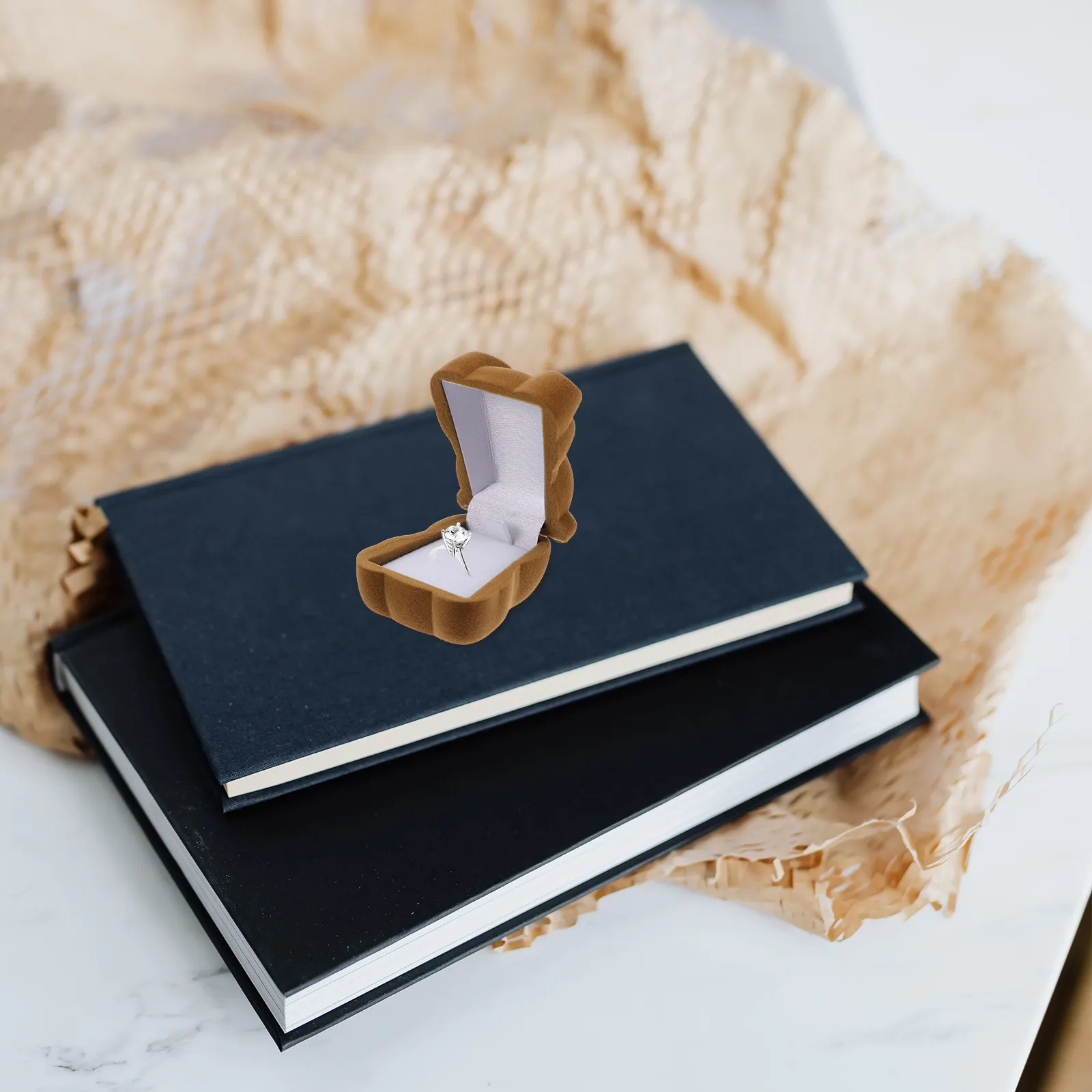 

1Pcs Bear Ring Box Simulation Shape Creative Jewelry Holder for Proposal Wedding Anniversary Valentine's Day Celebration