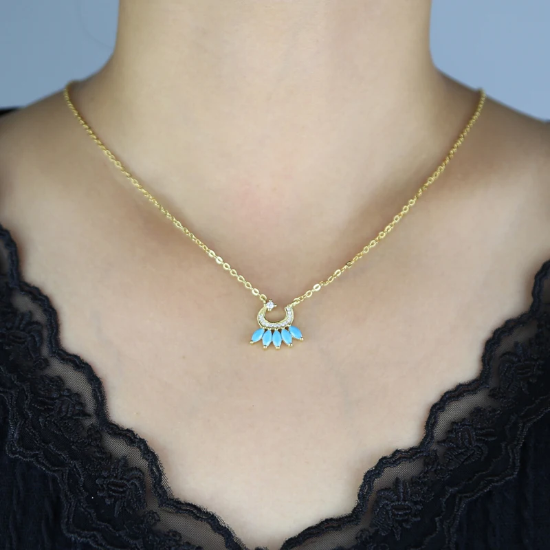 عقد مطلي بالذهب مرصع بحجر الفيروز الأزرق ، كلمة حب ، حرف عربي #6