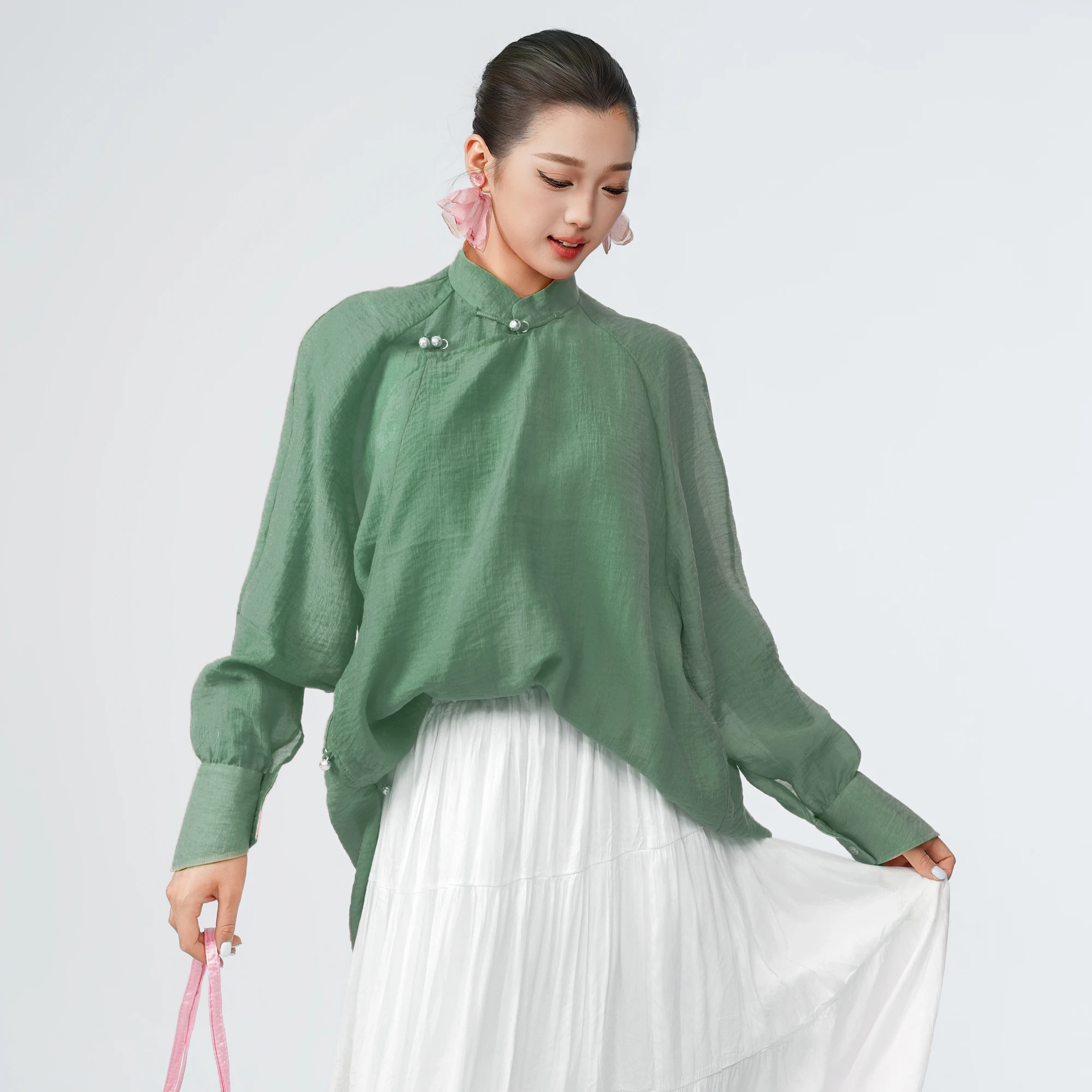 Camicetta con colletto rialzato in nylon Tencel dalla vestibilità ampia Tosa