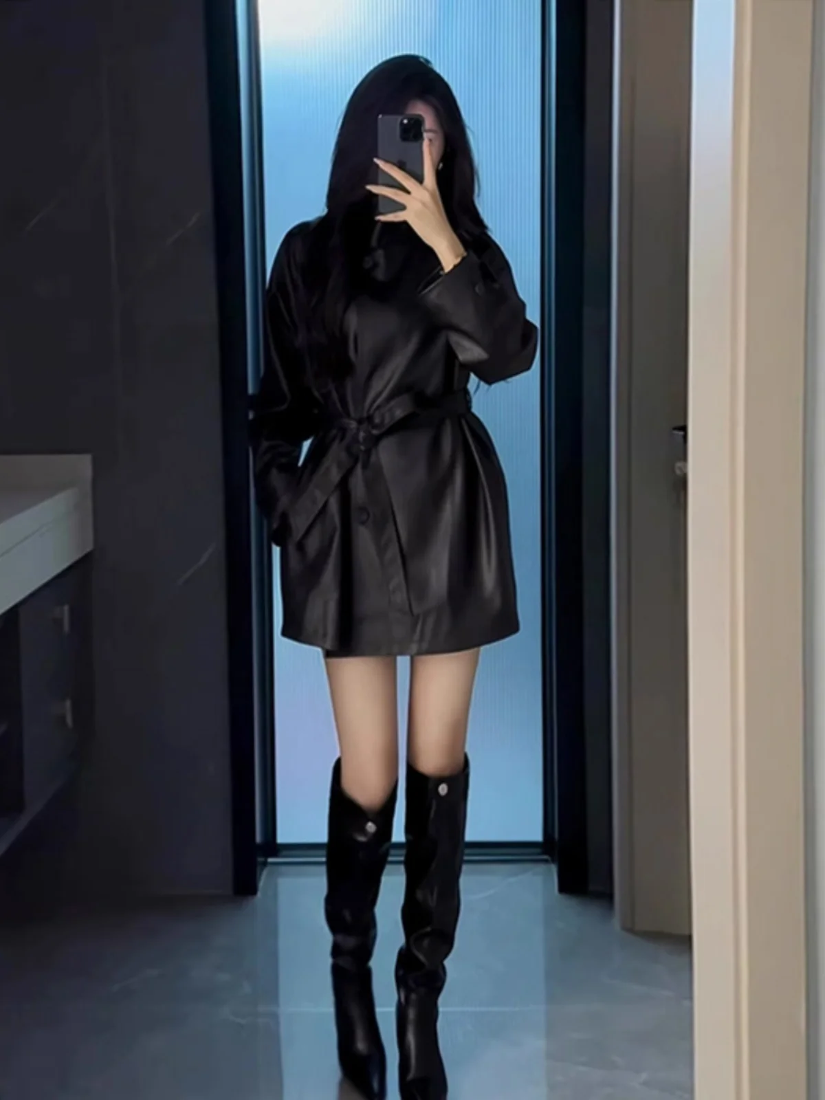 

Black Retro Fashionable PU Leather Jacket Women's Loose Longline Coat with Belt Autumn Trendy Commute Style Polyester Fiber