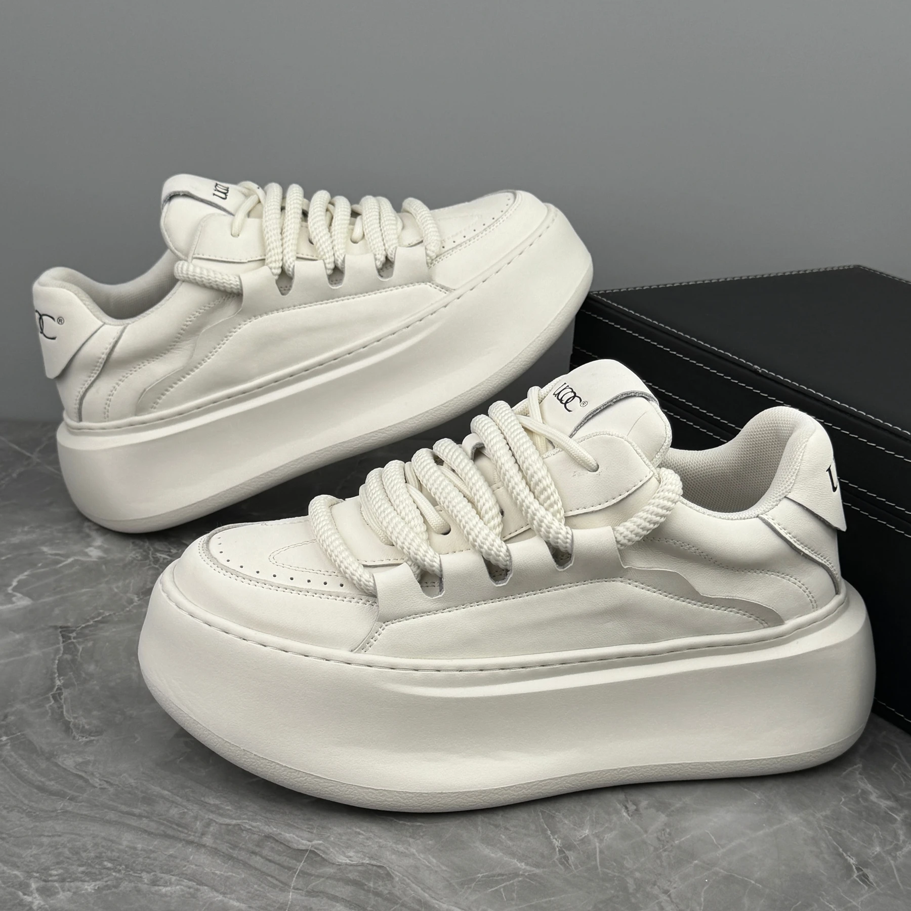 

Autumn & Winter Arrival Men's Shoes ,Versatile Thick-Sole Casual Sports Shoes,Non-Slip Wear-Resistant Outdoor Sneakers