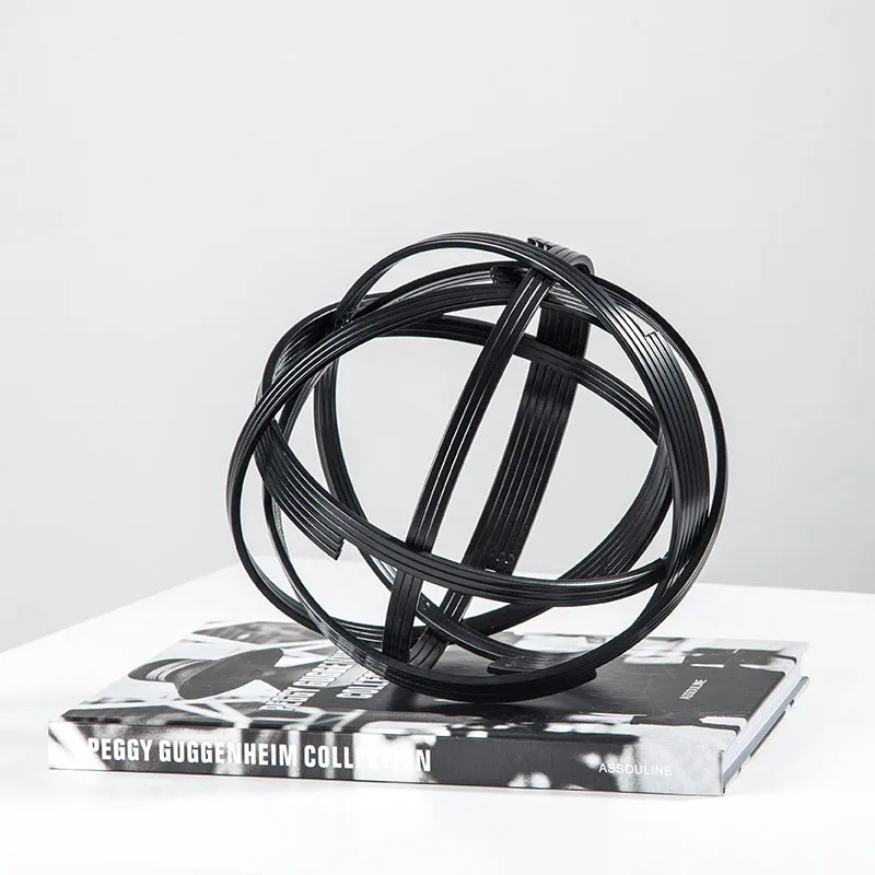 Luxury Black Metal Geometric Hollown Woven Ball Ornaments Creative Home Living Room Soft Decoration Crafts Art Accessories