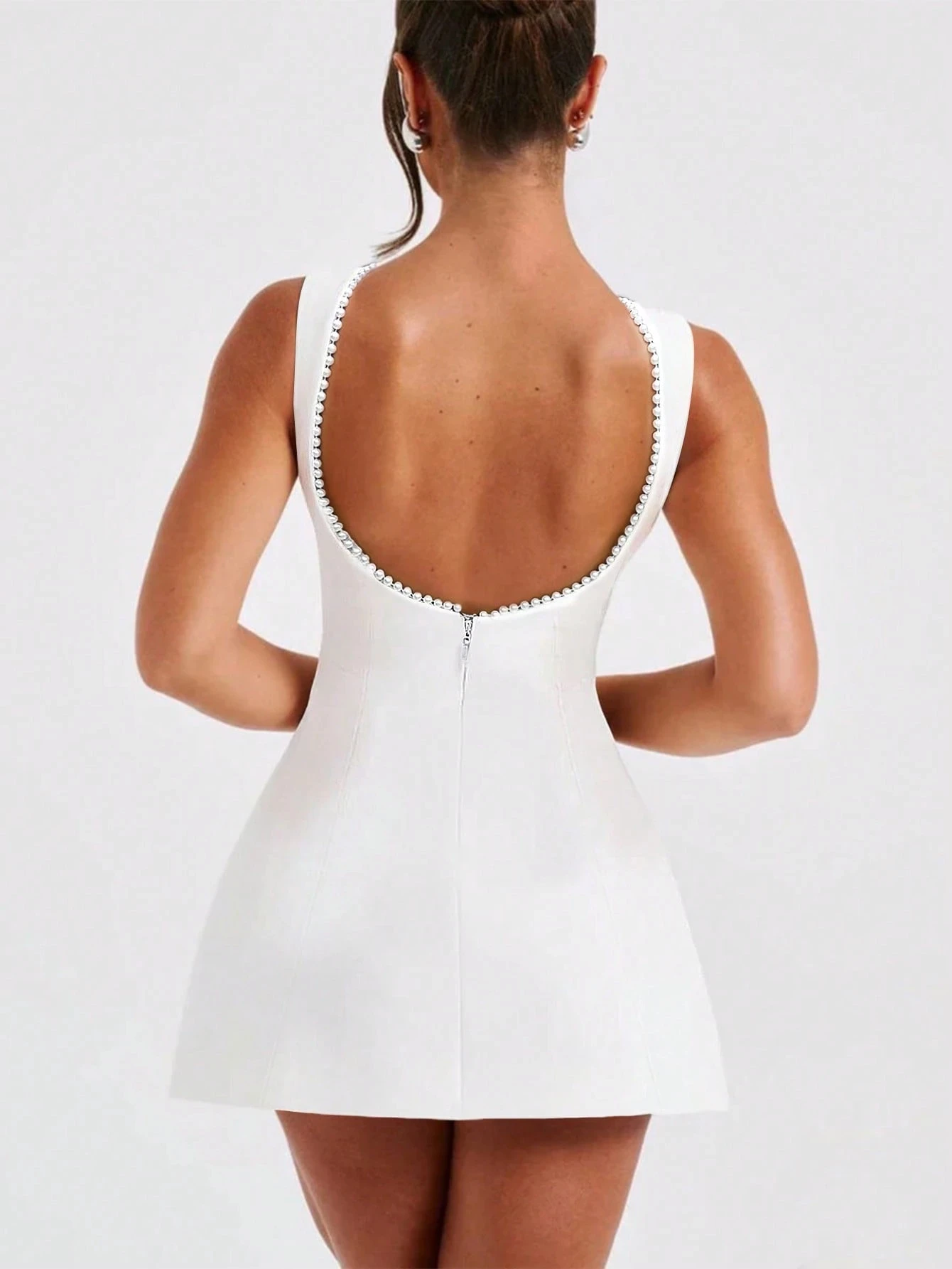 

Women's Pearl-Embellished A-Line Mini Dress Sleeveless Backless Elegant Party Gown for Wedding Guest Cocktail