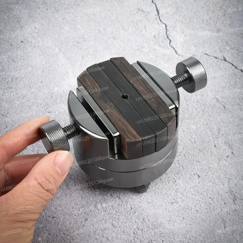 

Integral metal material, upper and lower integrated 360-degree rotating seal cutting tool