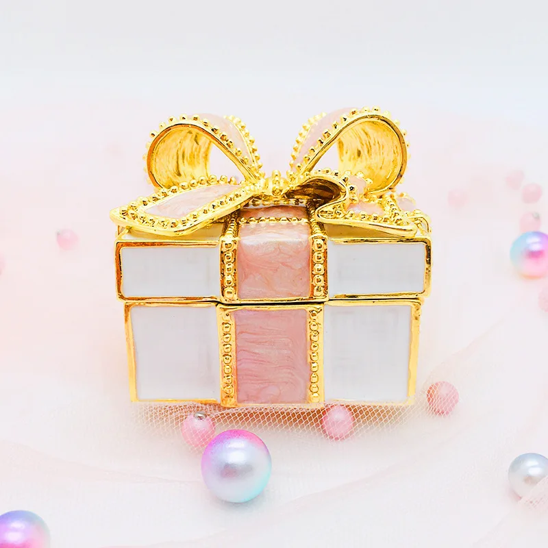 High-grade exquisite gift ornaments. Enamel jewelry box. Bow alloy crafts. Ring box Necklace storage box. Makeup desk storage