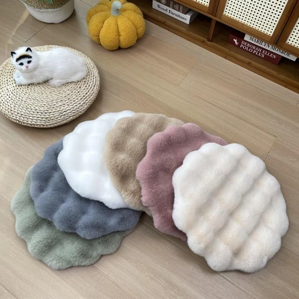 Winter Plush Cat Be…