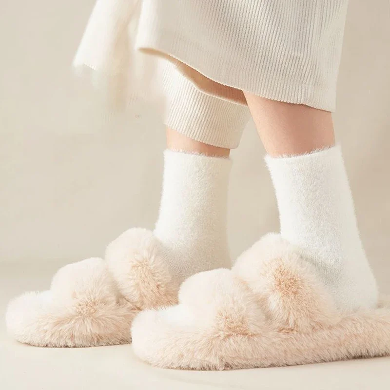 3/6 Pairs النساء الخريف الشتاء بلون أفخم منتصف جوارب أنبوبية دافئة وسميكة أسود أبيض لينة مريحة السيدات عادية الجوارب