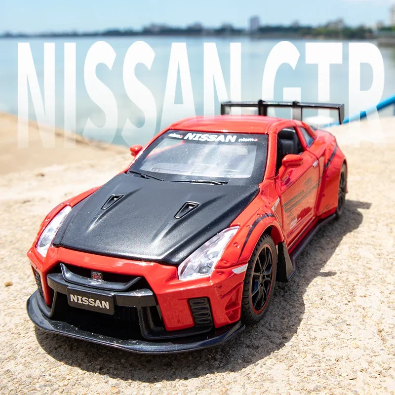 1:32 Nissan GTR R35 Supercar Alloy Car Toy Car Metal Collection Model Car Sound and light Toys For Children