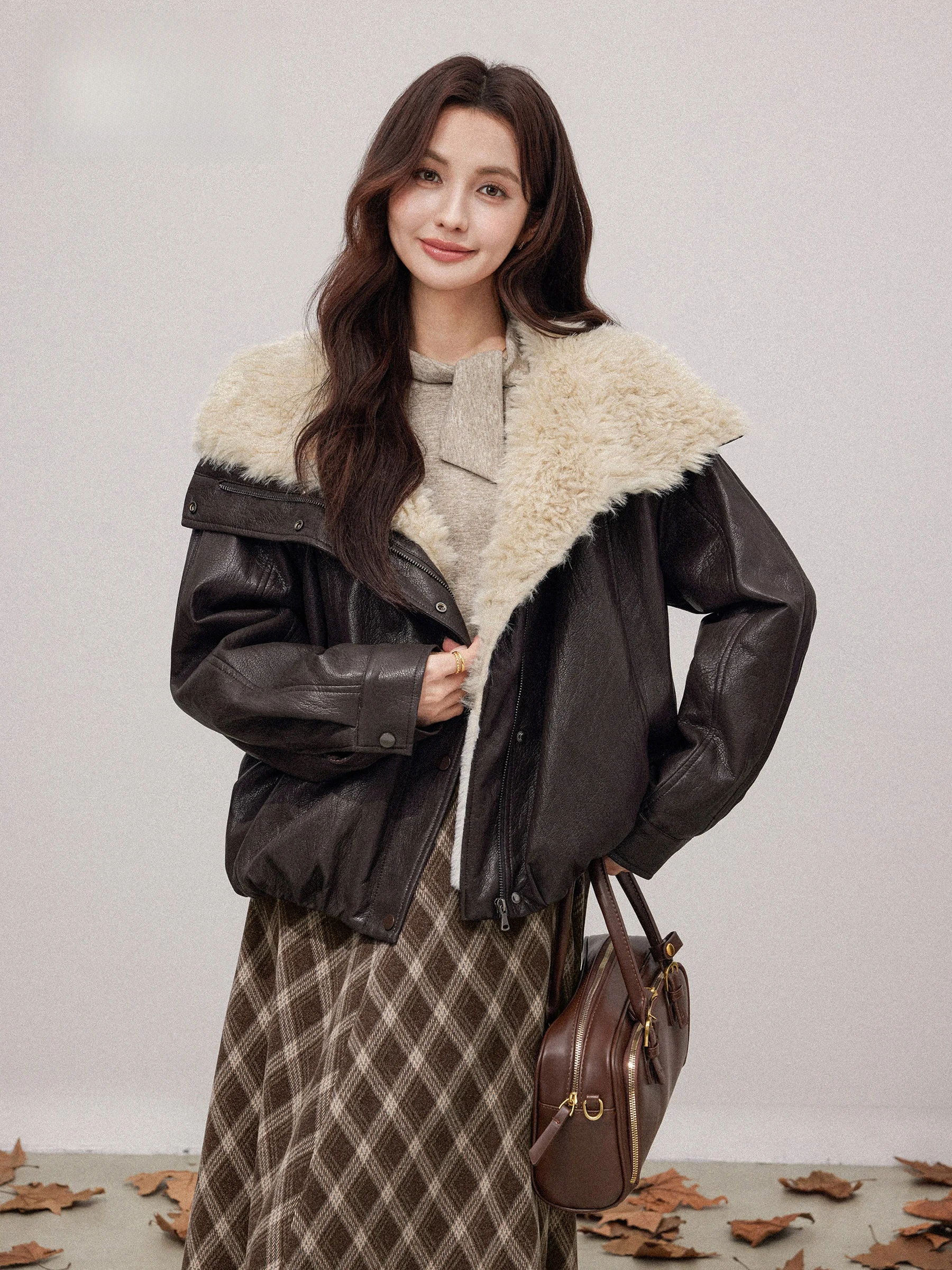 

Утепленная женская куртка из искусственной кожи в винтажном стиле, кофейного цвета, с воротником-стойкой, теплая, в мотоциклетном стиле, с флисовой подкладкой для осени