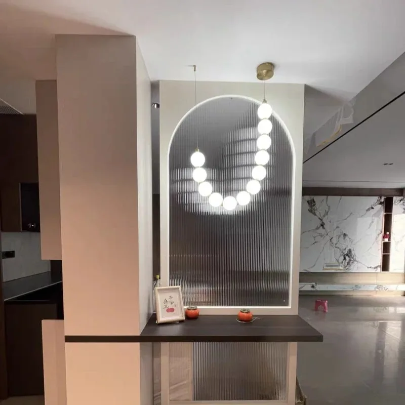 Lampu Gantung Akrilik Putih Modern LED Aluminium Emas untuk Ruang Tamu, Lampu Gantung Kamar Tidur Restoran dengan Kabel yang Dapat Disesuaikan