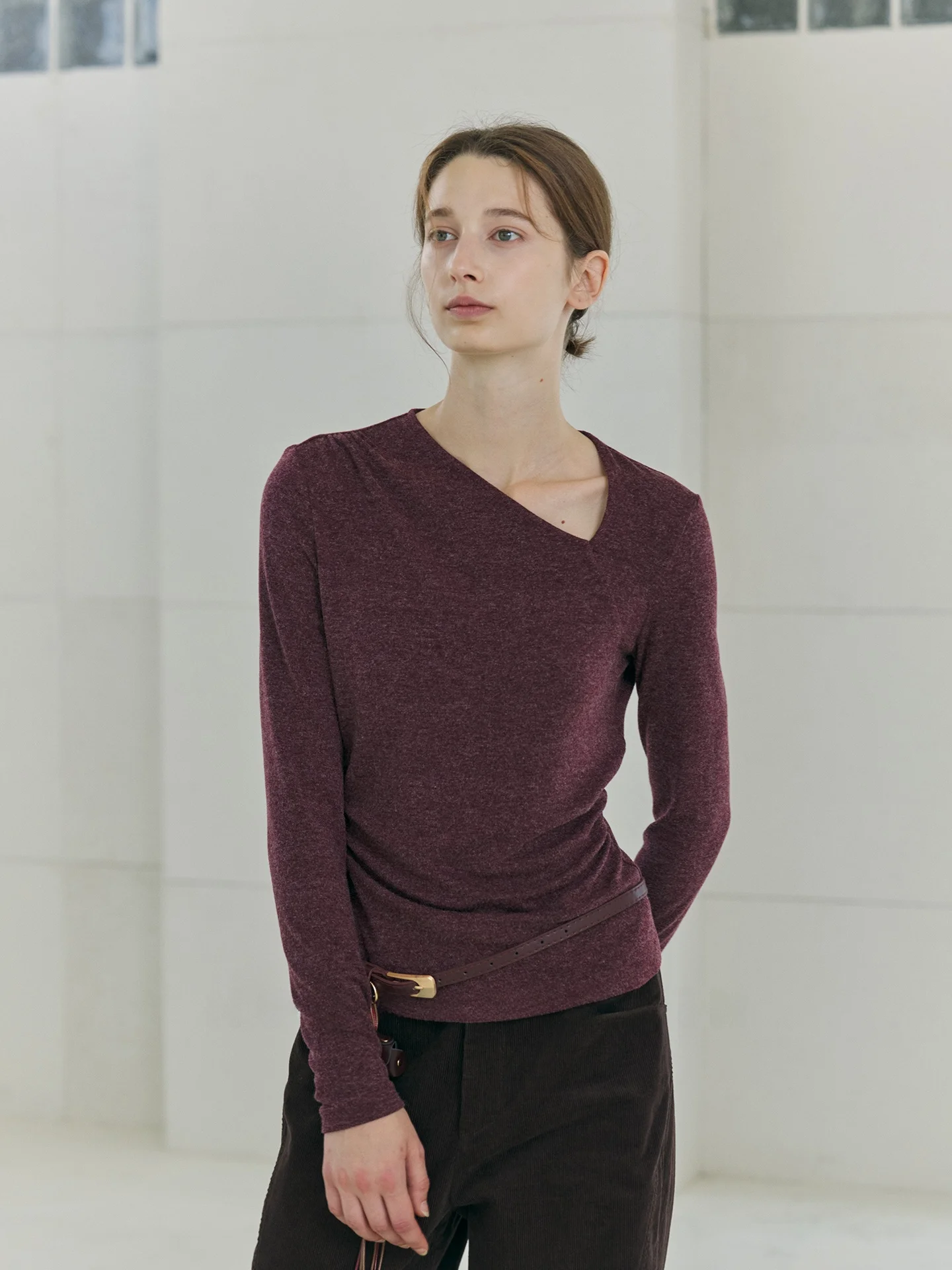 

Женская трикотажная футболка Slim Fit с длинным рукавом, асимметричным вырезом и завязками на талии, не стесняющая движений