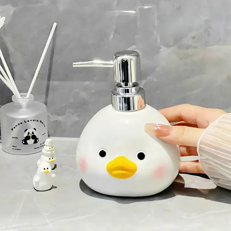 

Милый мультяшный дозатор для мыла в виде курочки, бутылка-дозатор для лосьона, геля для душа, жидкого мыла, шампуня для дома и ванной комнаты