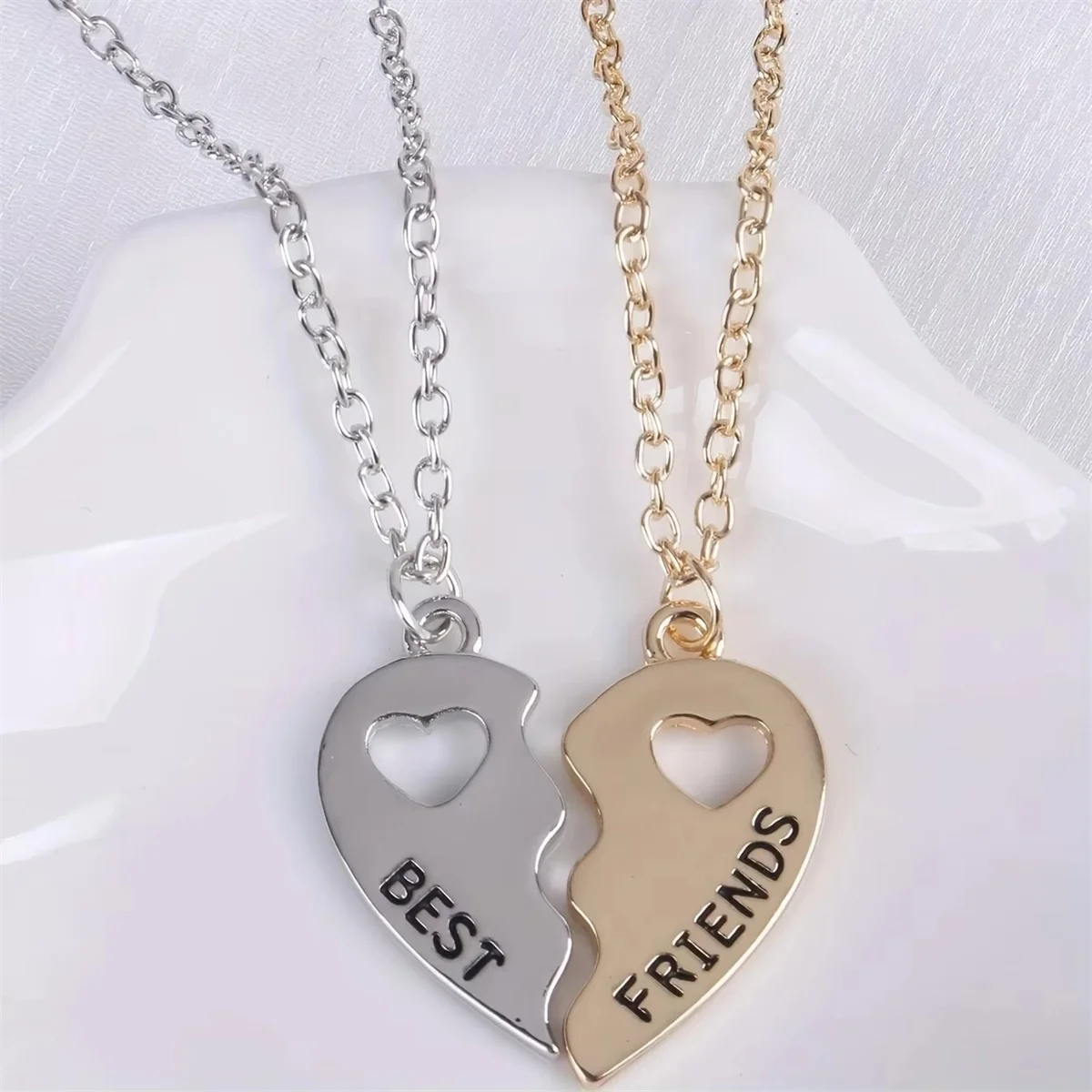 2Pcs BFF Friendship Necklace Love Hollow Fashion Couple Pendant Keychain Best Friends Forever Jewelry Party Romantic Gift