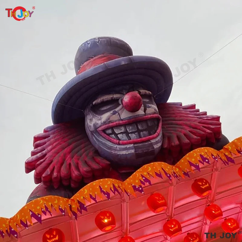 Duże dmuchane dekoracje na Halloween na zewnątrz, złym karnawałowym klaunem, balon o wysokości 5m, dmuchana głowa Jokera z kapeluszem na karnawałowe przedstawienie sceniczne.