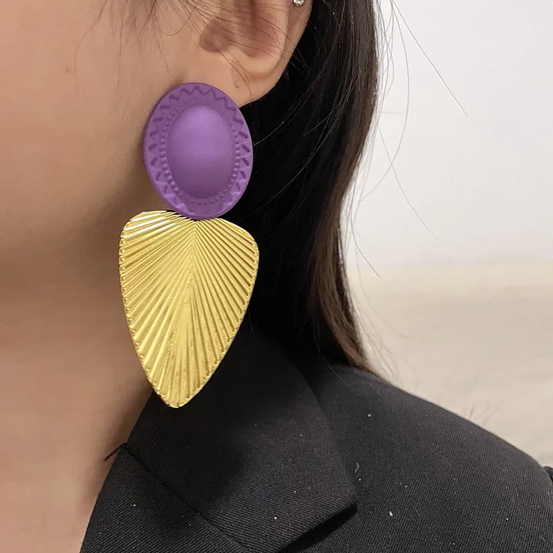 Oval Metal Leaves Pendant Earrings European American Style Personalized Fashion Stud Earrings Women\'s Travel Wedding Accessories