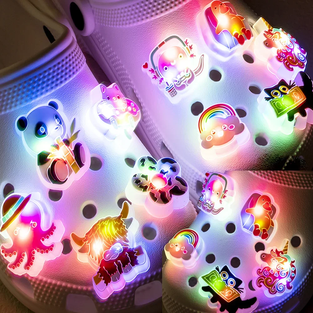 

Розовые светодиодные шармы-сердечки для обуви для девочек, милые брелоки-бабочки и котики для обуви, декоративные застежки-цветы для сабо в виде геймпада