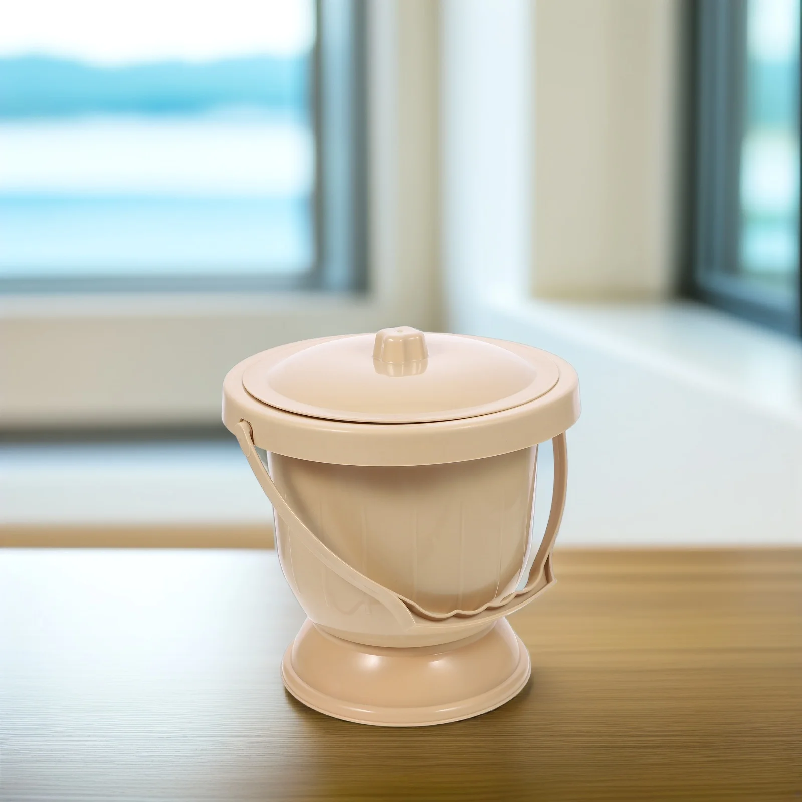 กระโถนปัสสาวะแบบมีฝาปิด 1 ชิ้น แบบพกพา สำหรับผู้ใหญ่ ทนทาน เหมาะสำหรับใช้ในบ้าน กลางคืน เดินทาง เด็ก ผู้สูงอายุ และผู้พิการ