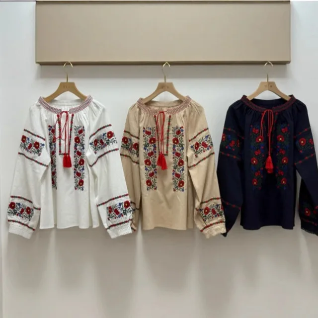 Retro Ethnic Style Flower Embroidered Shirt Women 2025 Autumn Blouse Shirts Loose Bohemian Fashion Lantern Sleeve Beach Tops