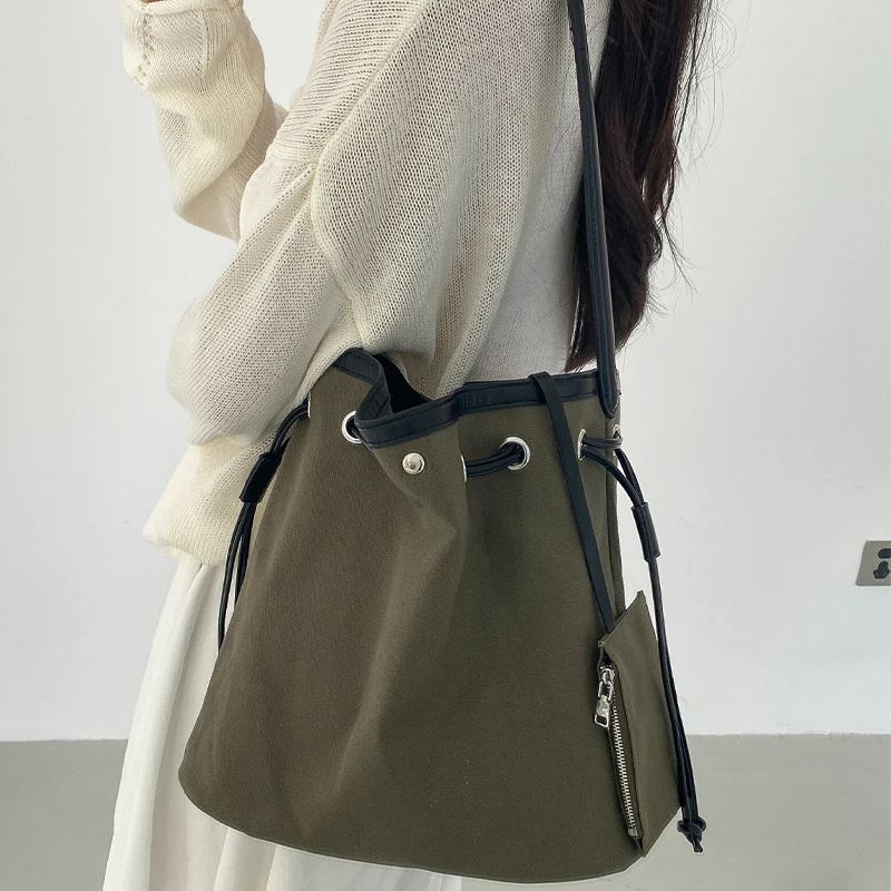 

Bucket Shoulder Side Bags Women Large Capacity Crossbody Bag Fashionable and Versatile Beach Bag