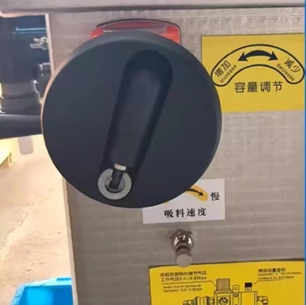 آلة تعبئة المياه البلاستيكية ذات الرؤوس المزدوجة شبه الأوتوماتيكية لتبييض الكلور #4