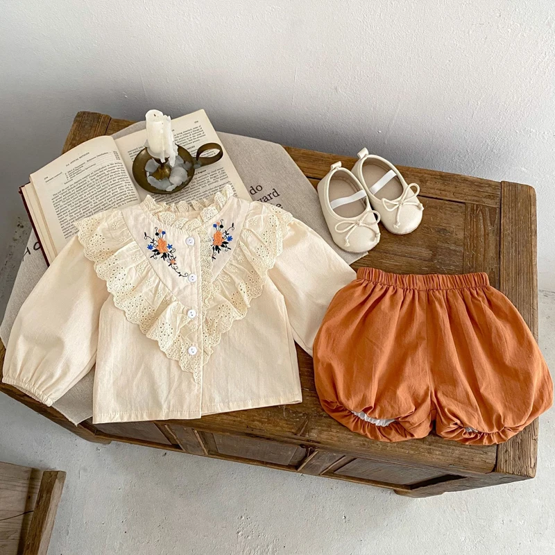 Spring new baby clothing, 0-3 year old girls, embroidered lace top+solid color flower bud pants 2-piece set