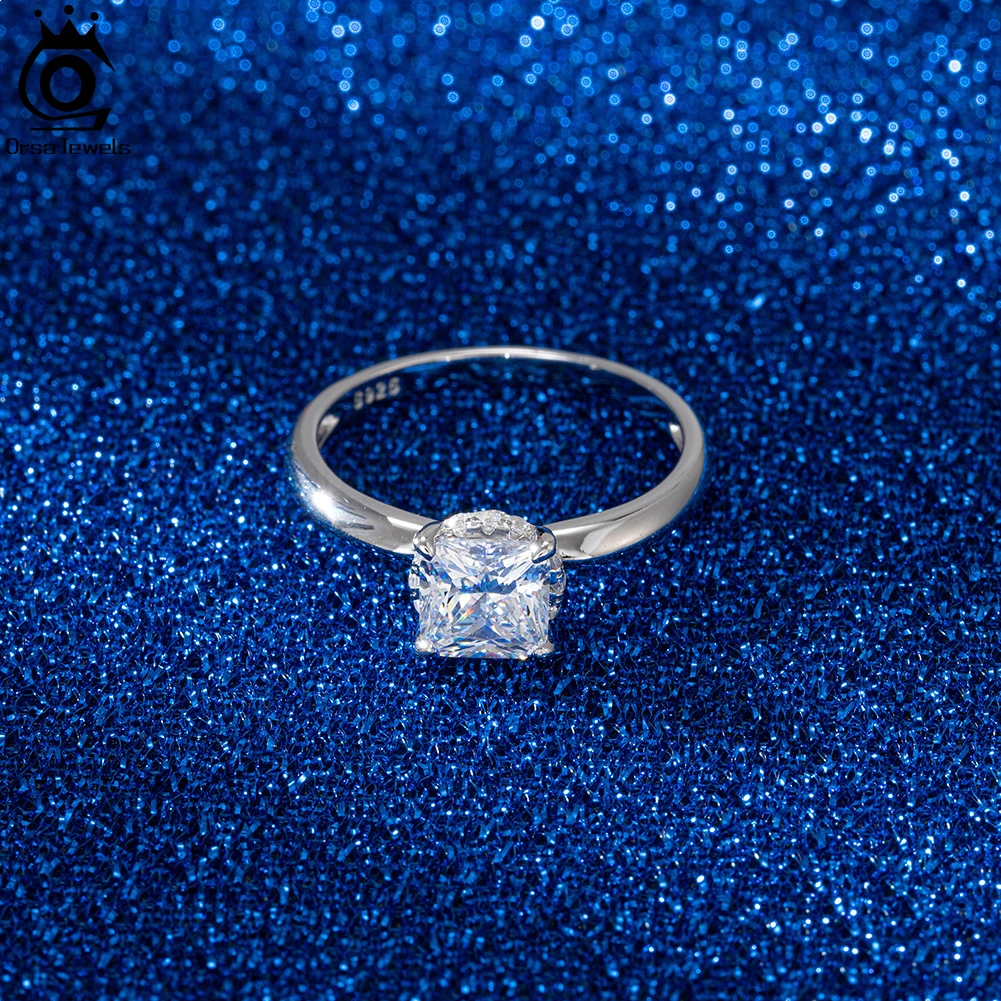 

ORSA JEWELS Brilliant Premium 8A Cubic Zirconia Ring S925 Silver Shiny Zircon Ring Women Men Wedding Party Ring Jewelry LZR01